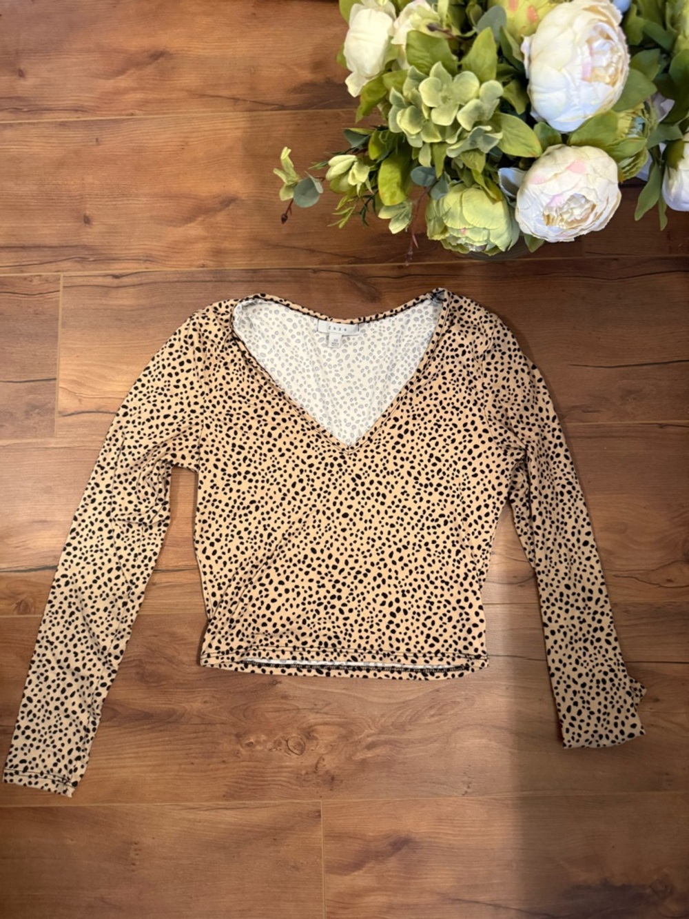gaze Tan Leopard Dot V-Neck Long Sleeve Top